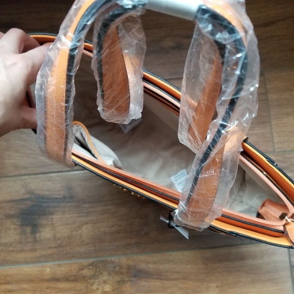 Karia Collection Tote - Picture 3 of 3